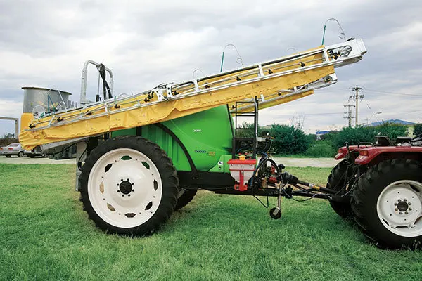 Máy phun cần bơm kéo