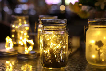 Lumière en verre solaire de pot