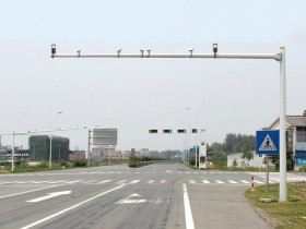 Heavy-Duty Highway Surveillance Pole