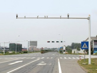 Heavy-Duty Highway Surveillance Pole