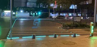 Sinyal Crosswalk Layar Sentuh Interaktif Pejalan Kaki