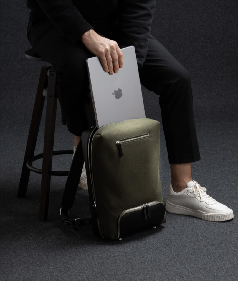 Men's Minimalist Slim Laptop Backpack
